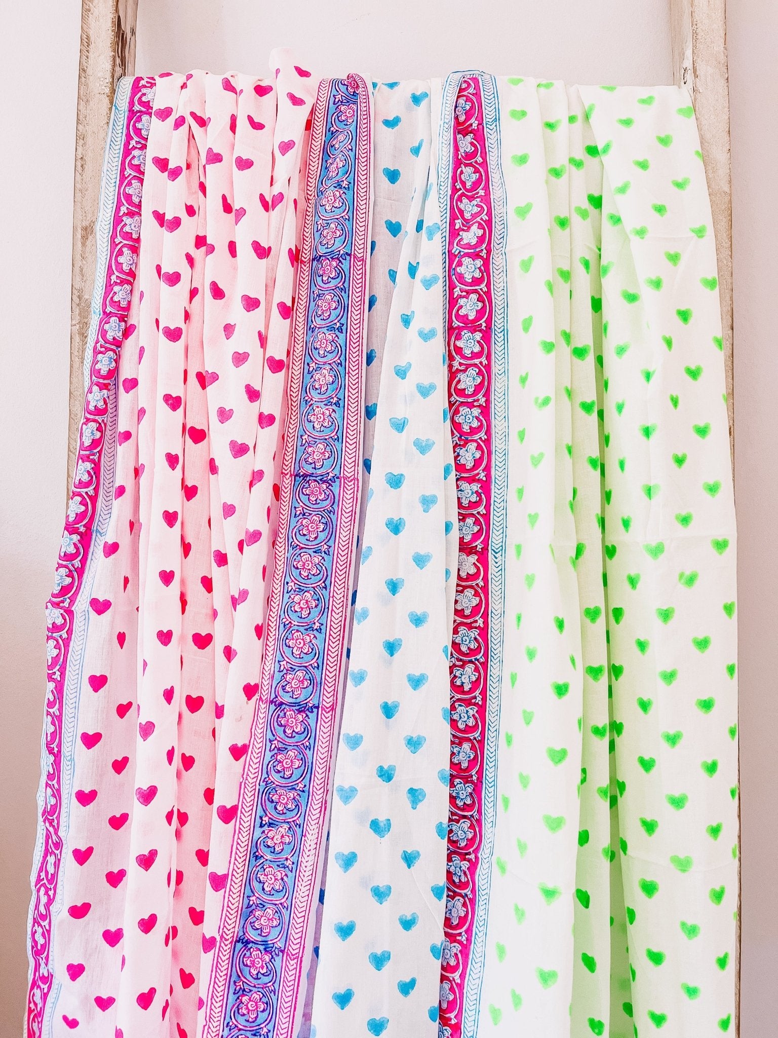 Block Print Scarf XL | Neon Hearts - Bombaby