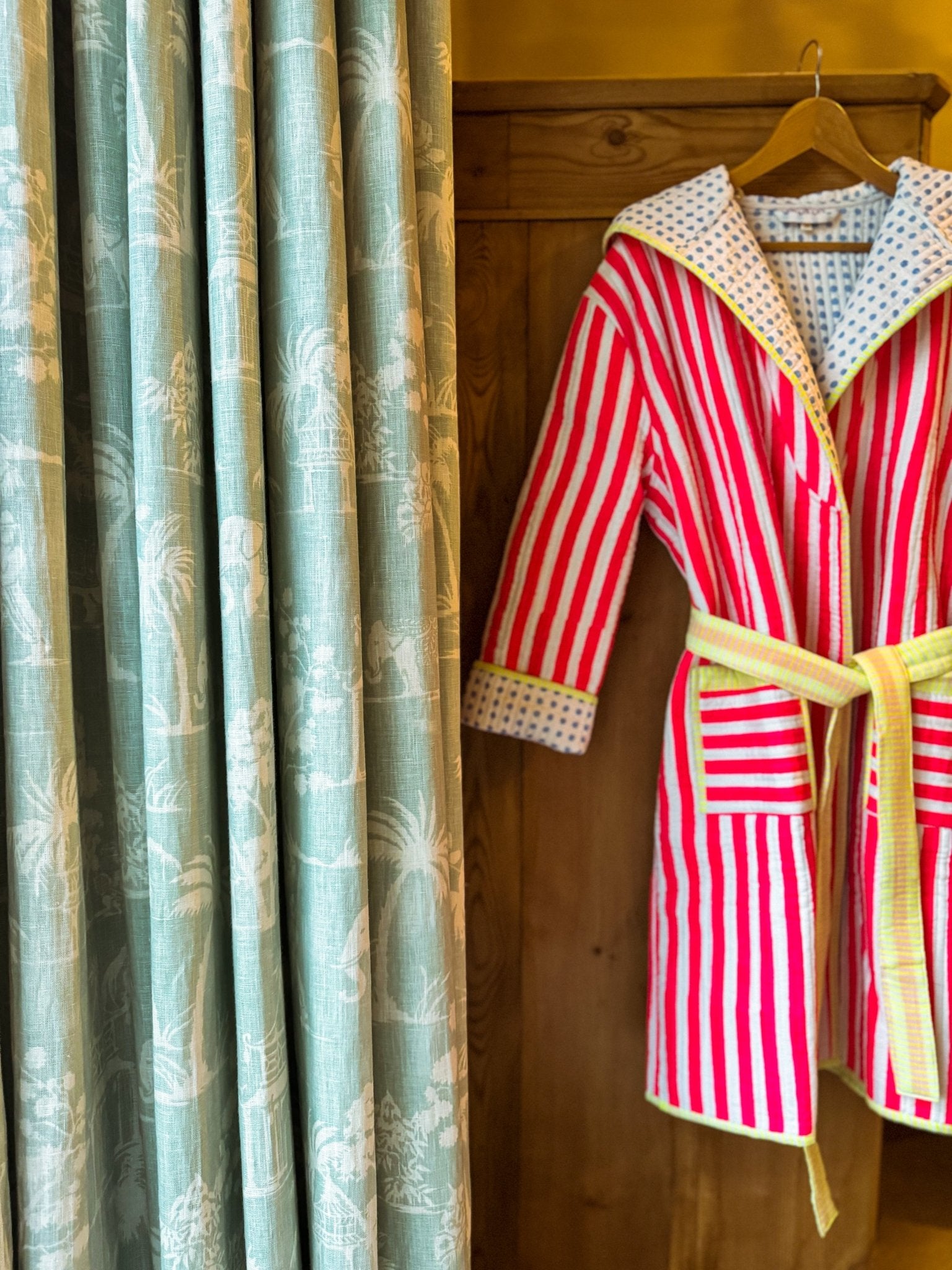 Luxury Quilted Dressing Gown | Neon Pink Stripe - Bombaby