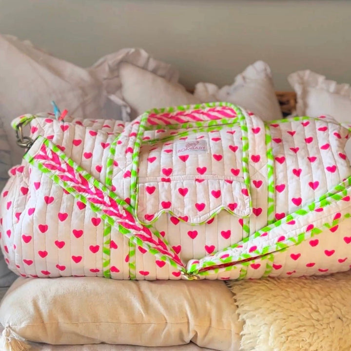 Quilted Weekend Bag | Neon Pink Hearts - Bombaby