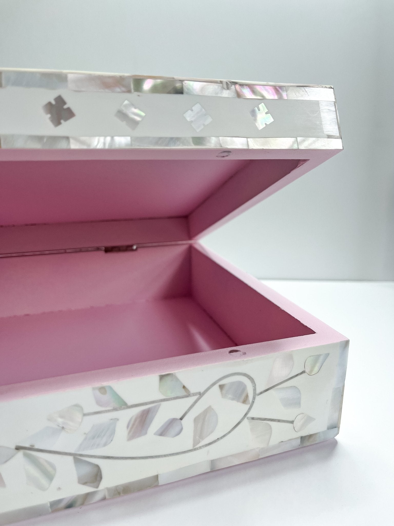 Sandy Shores | Large Mother of Pearl Jewellery Box - Bombaby