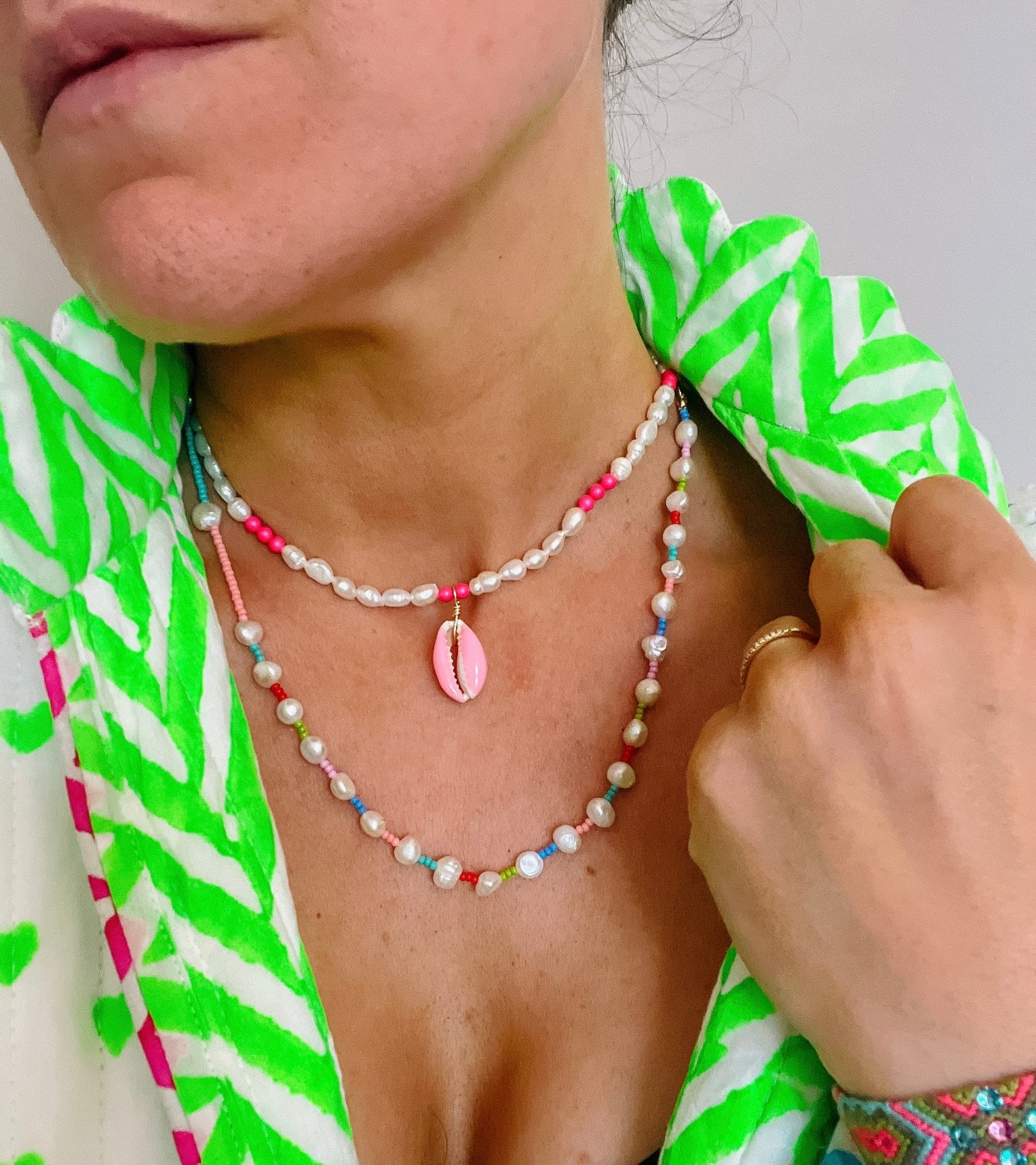 Sea of Roses | Pink Shell &amp; Pearl Necklace - Bombaby