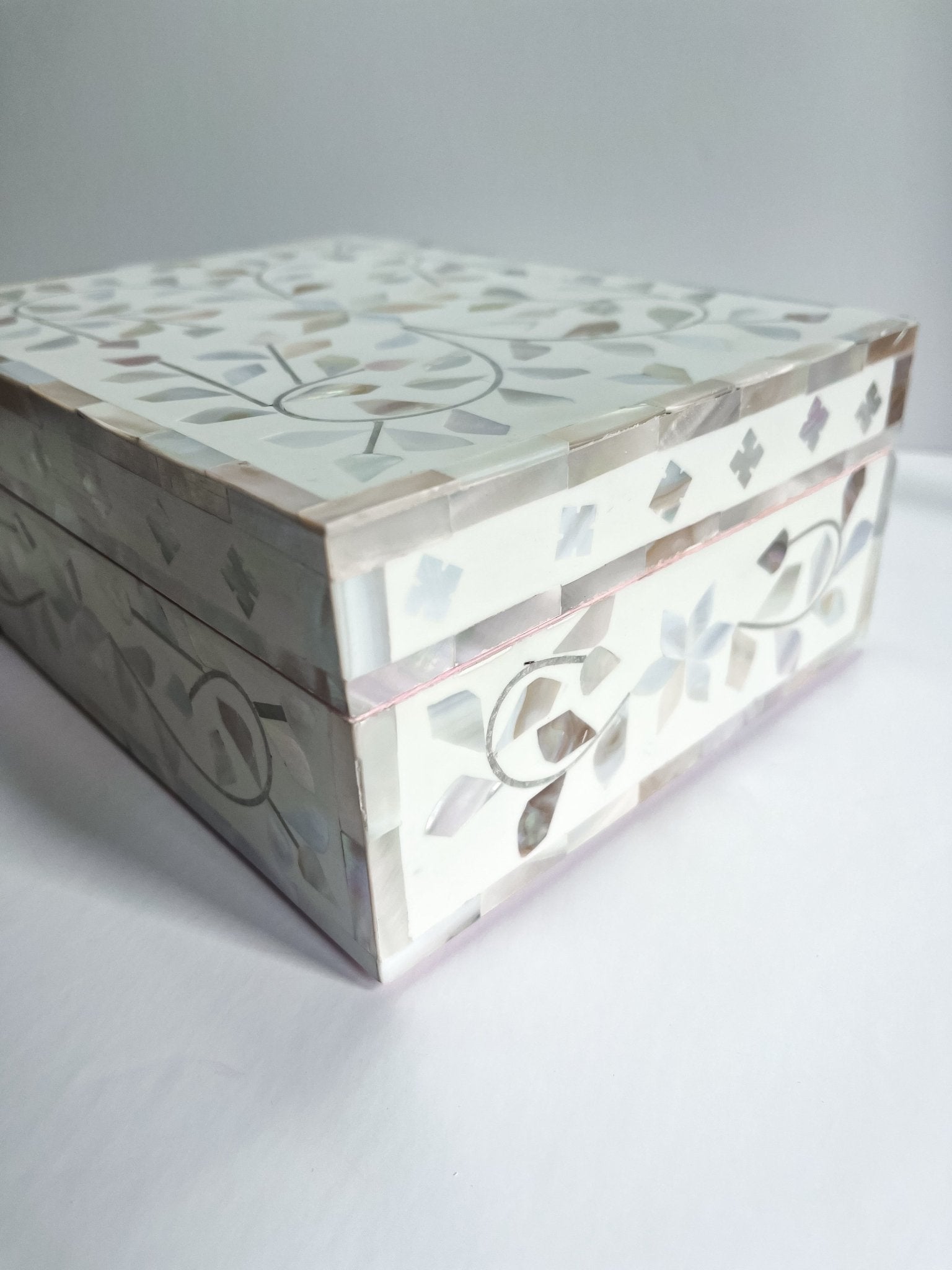 Sandy Shores | Small Mother of Pearl Jewellery Box - Bombaby