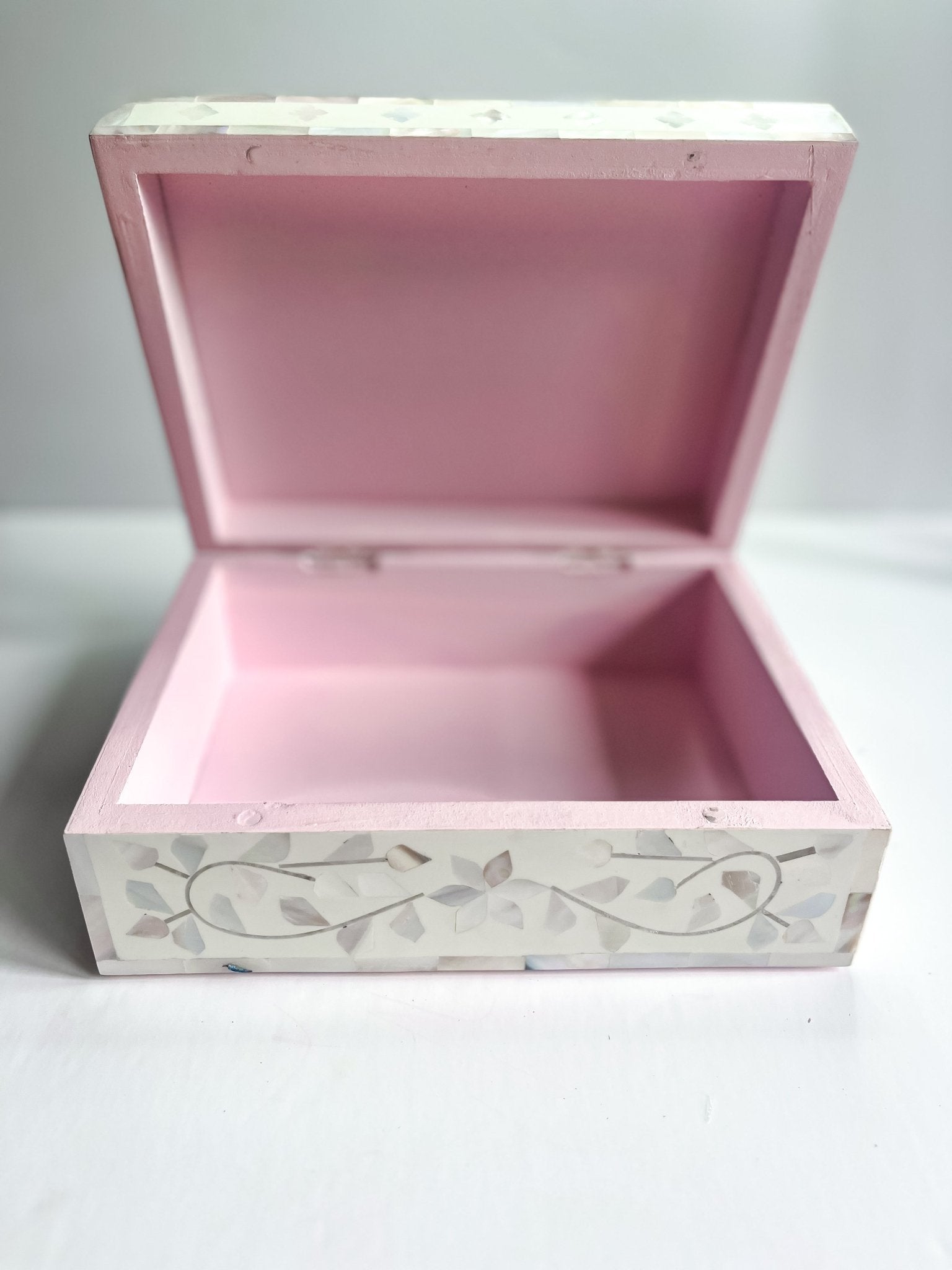 Sandy Shores | Small Mother of Pearl Jewellery Box - Bombaby